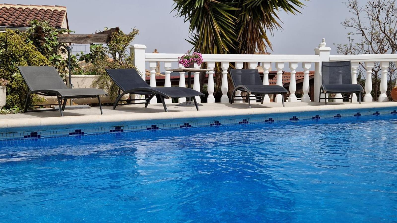 فيلا El Refugio Turís المظهر الخارجي الصورة